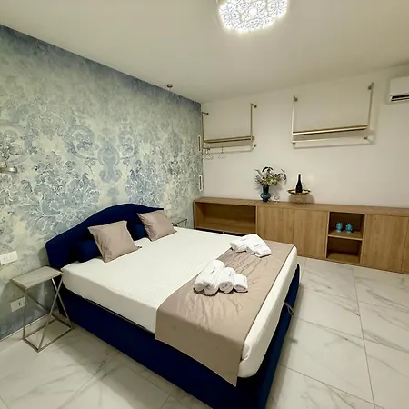Albanese Luxury * 恩佩多克莱港